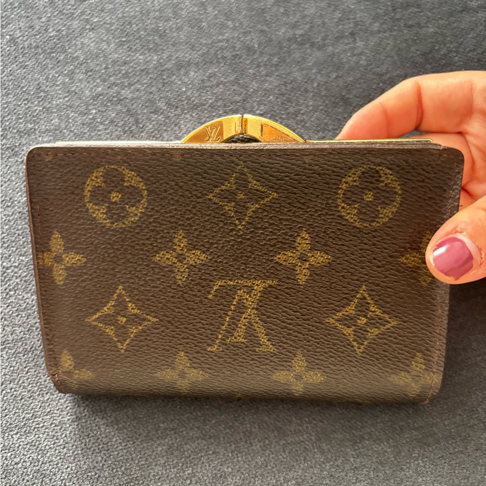 Louis Vuitton Vintage Kisslock Monogram Brown Wallet - Picture 11 of 13
